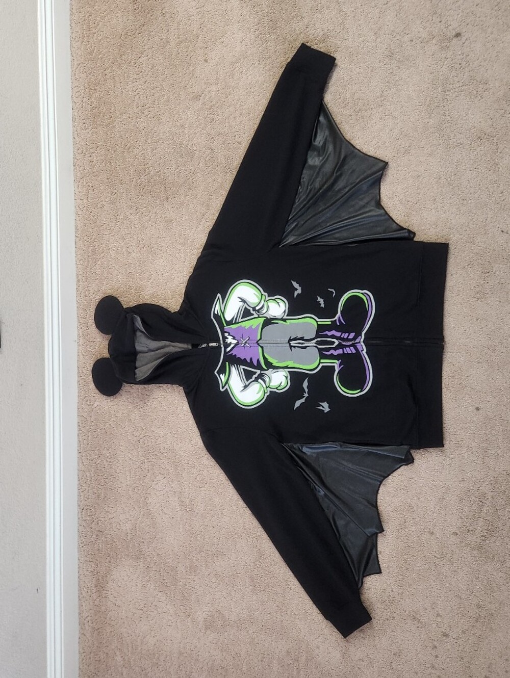 Disney Mickey Mouse Halloween 2019 Black Vampire W/Batwings Hoodie Kids XL